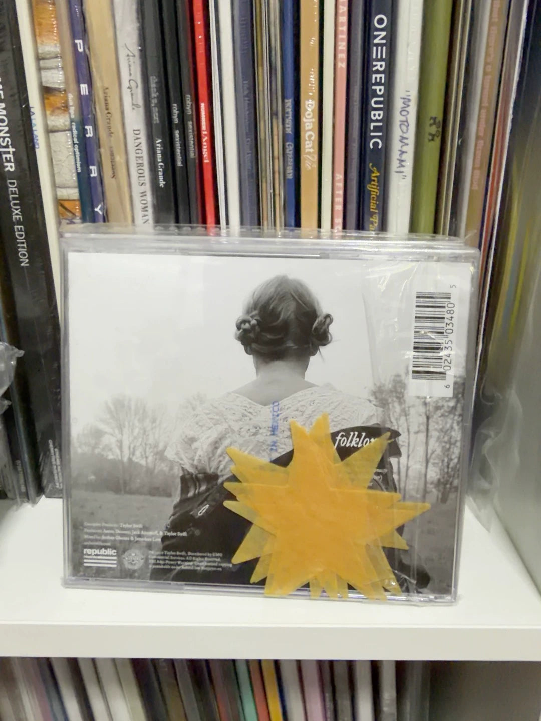 Taylor Swift – folklore Signed CD — product detail 2