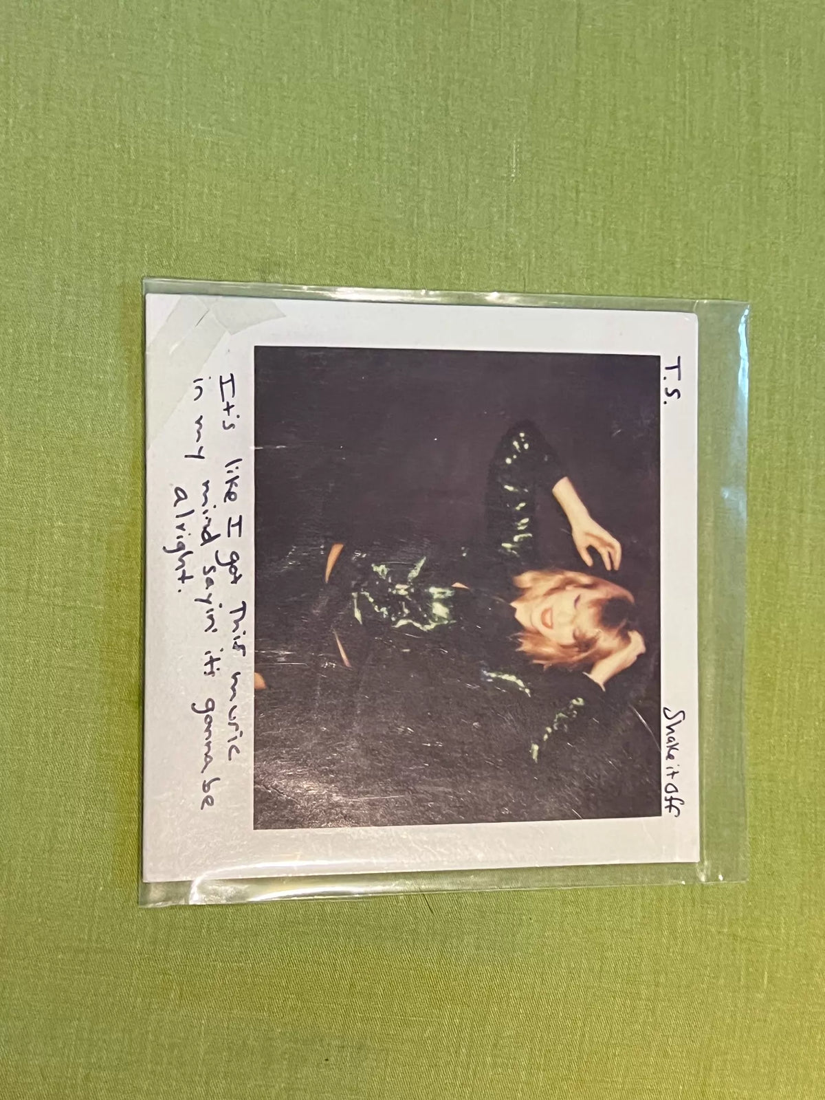 Taylor Swift – Shake It Off – Card-Sleeve Single CD with Sleeve Damage – photograph 1