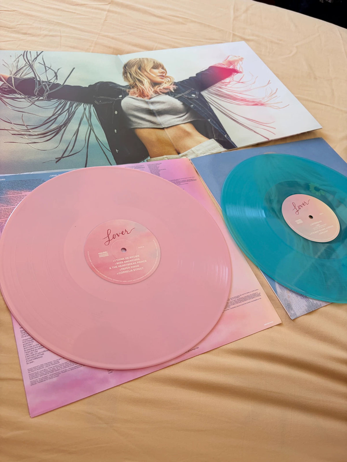 Taylor Swift – Lover – Pink & Blue 2LP, Opened