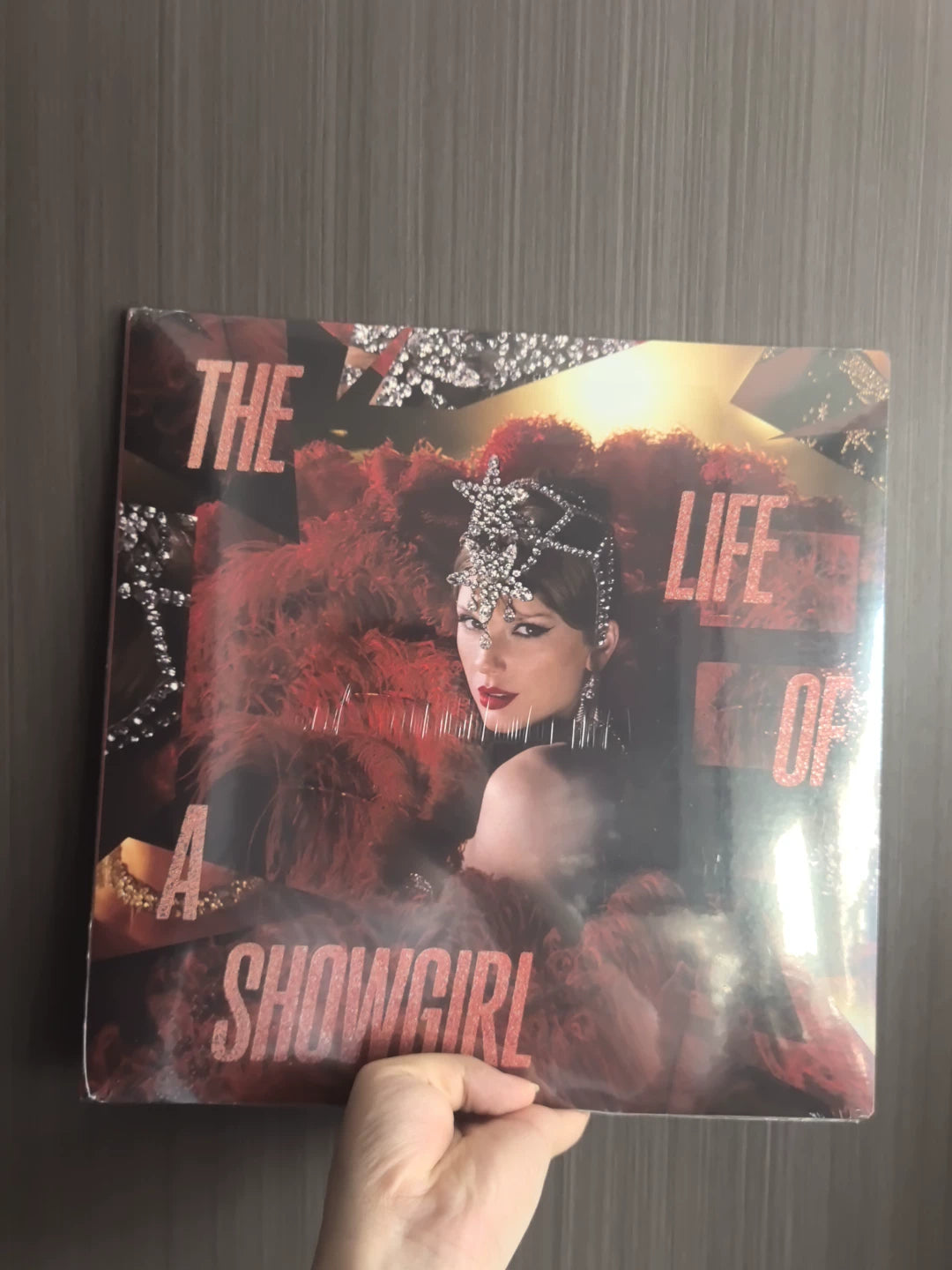 Taylor Swift – The Life of a Showgirl – Seller-Listed Red Splatter Vinyl LP – photograph 1