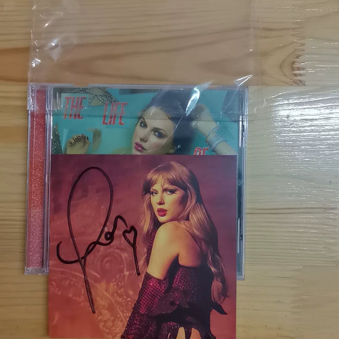 Taylor Swift – The Life of a Showgirl Signed CD (Version 3)