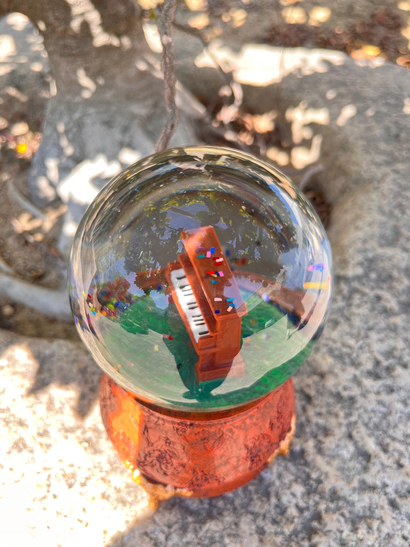 Taylor Swift – The Eras Tour Snow Globe Music Box — detail 3