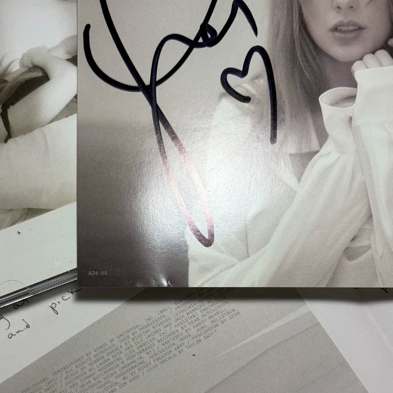 Taylor Swift – The Tortured Poets Department Signed CD — detail 4