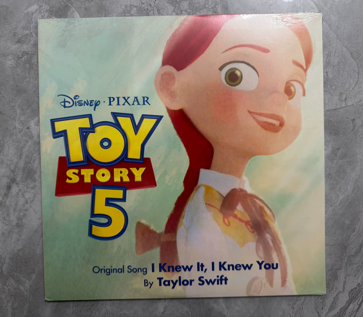 Taylor Swift – I Knew It, I Knew You – Hat and Sheriff Badge Shaped Vinyl Bundle