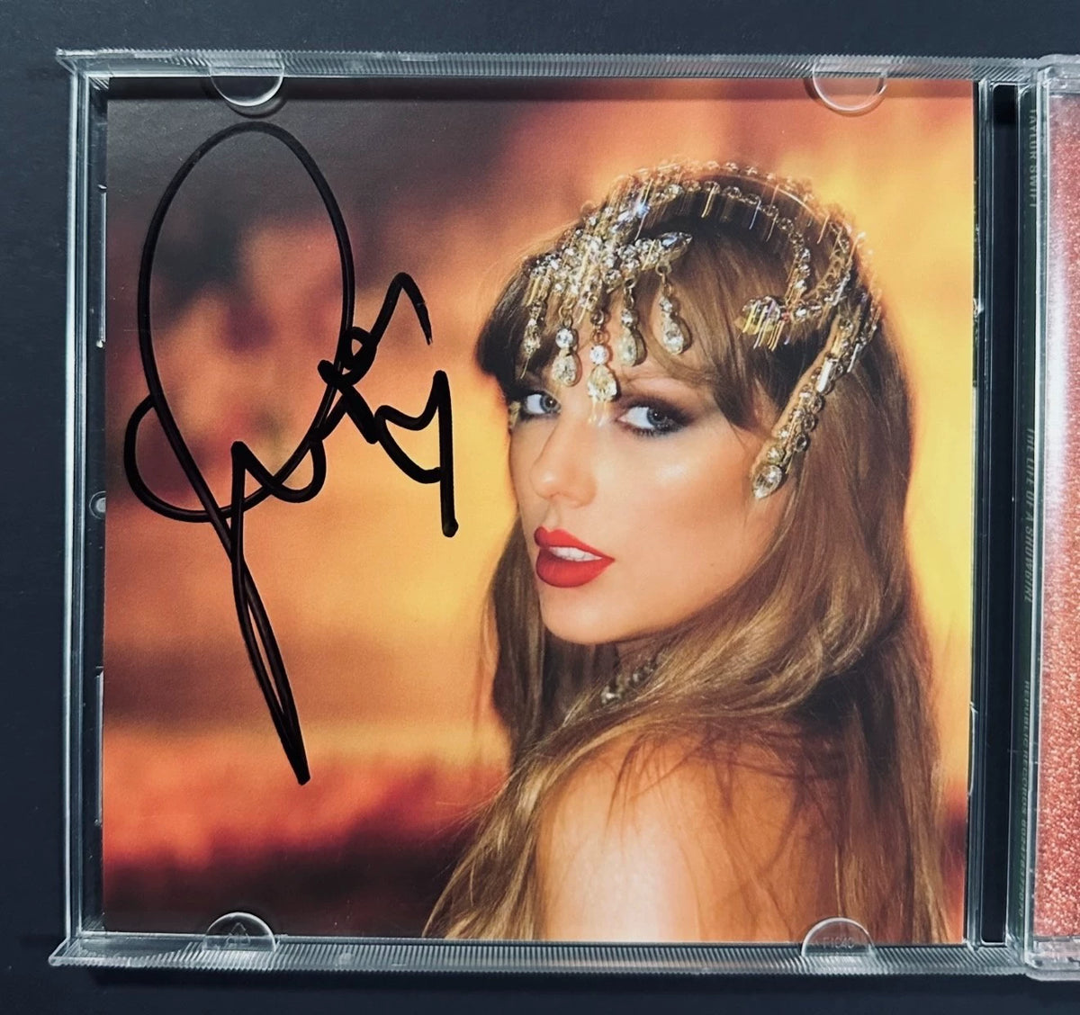 Taylor Swift – The Life Of A Showgirl – Signed CD Version 1 – actual copy