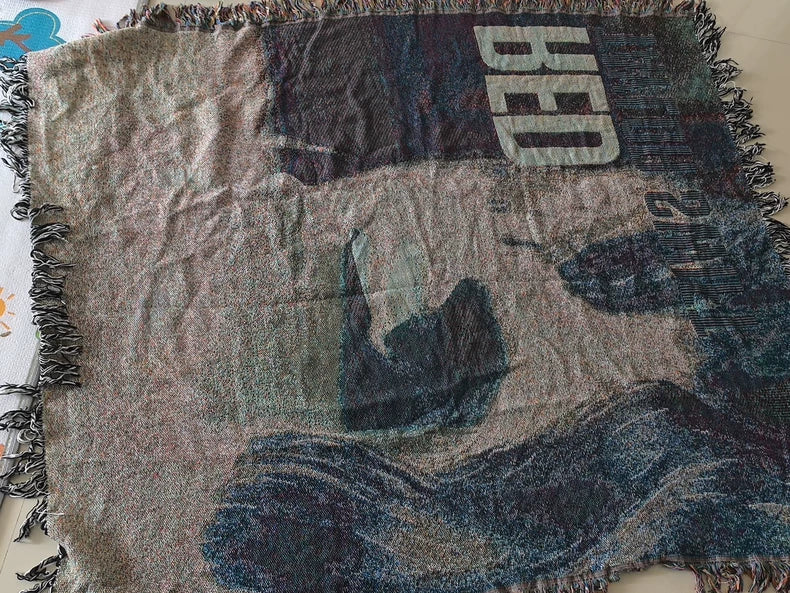 Taylor Swift – RED Blanket (Pre-Owned) – actual product photo 4