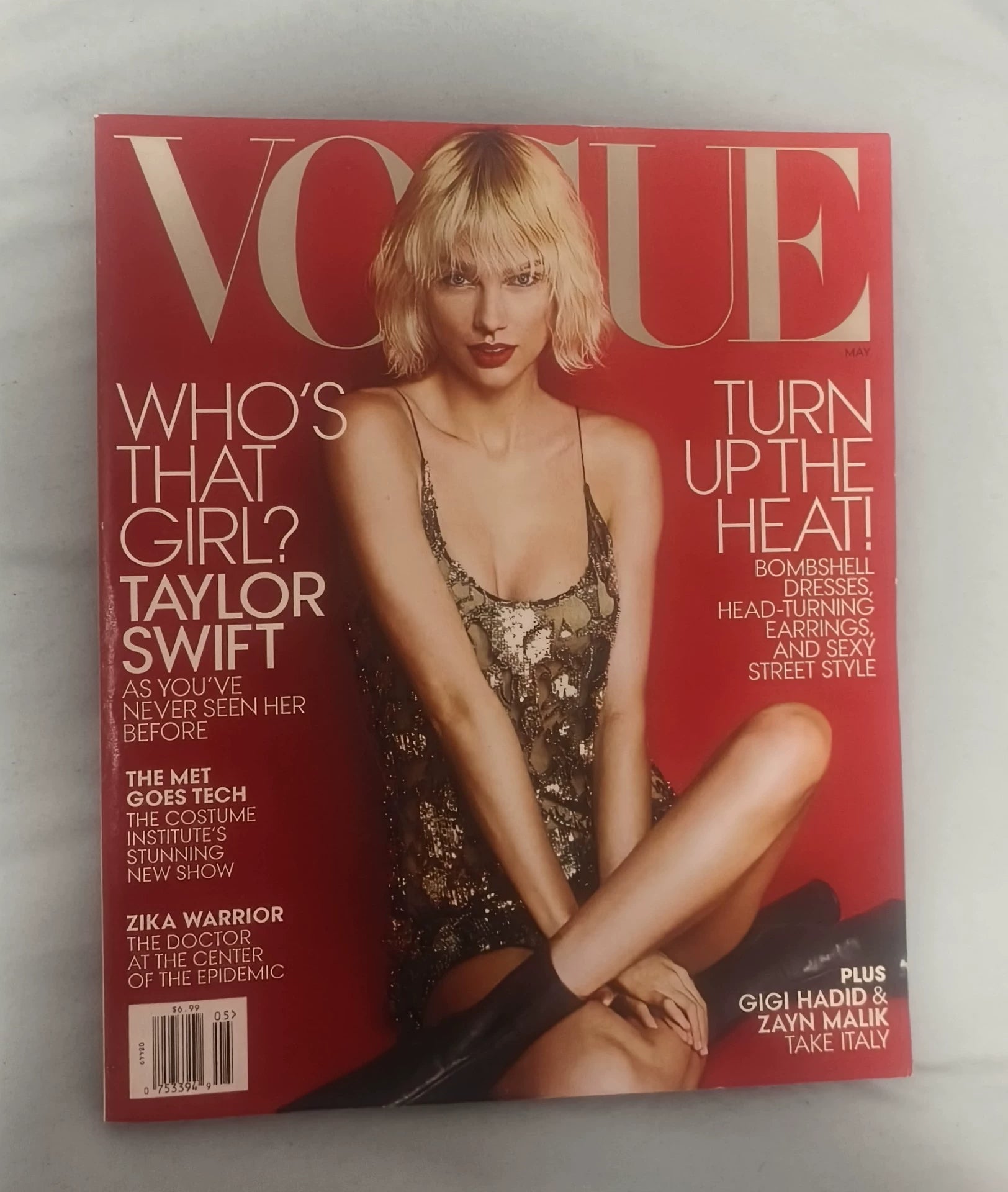 Taylor Swift – Vogue Magazine – Platinum-Blonde Cover – photograph 1
