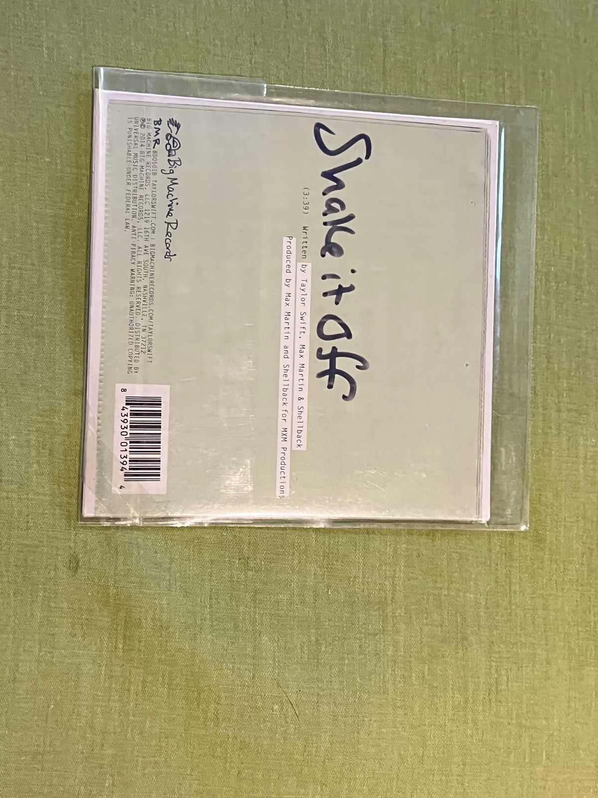 Taylor Swift – Shake It Off – Card-Sleeve Single CD with Sleeve Damage – photograph 2