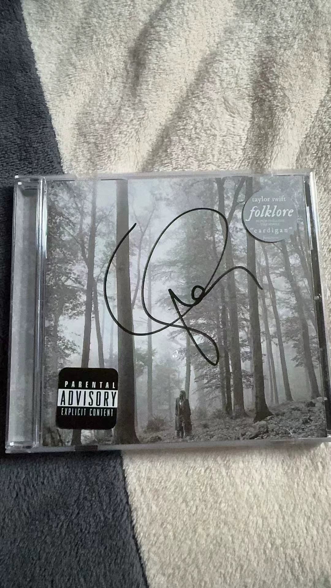 Taylor Swift – folklore Signed CD (Fourth Batch) — front view