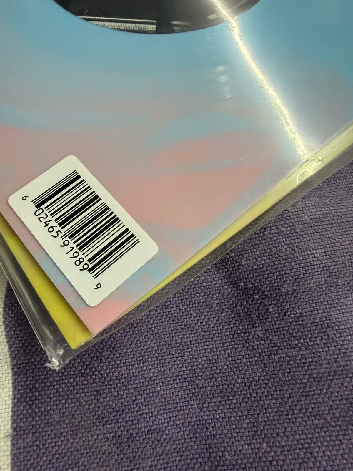 Taylor Swift – Lover Live from Paris – Heart-Shaped 2LP, Split PVC Sleeve – actual item photograph 9