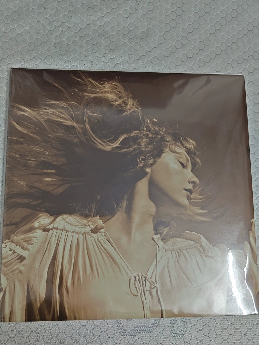 Taylor Swift – Fearless Taylor’s Version — Gold Vinyl 3LP — actual item photo 1