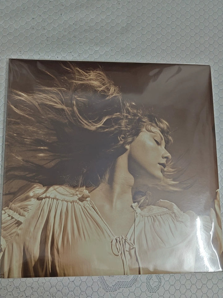 Taylor Swift – Fearless Taylor’s Version — Gold Vinyl 3LP