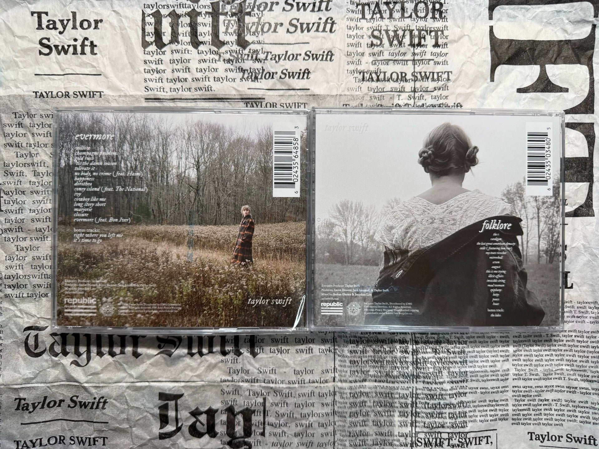 Taylor Swift – folklore & evermore Signed CD Set — product detail 2