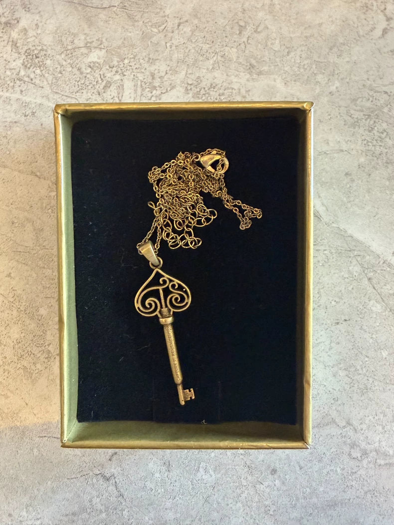 Taylor Swift – Fearless Official Necklace – actual product photo 1