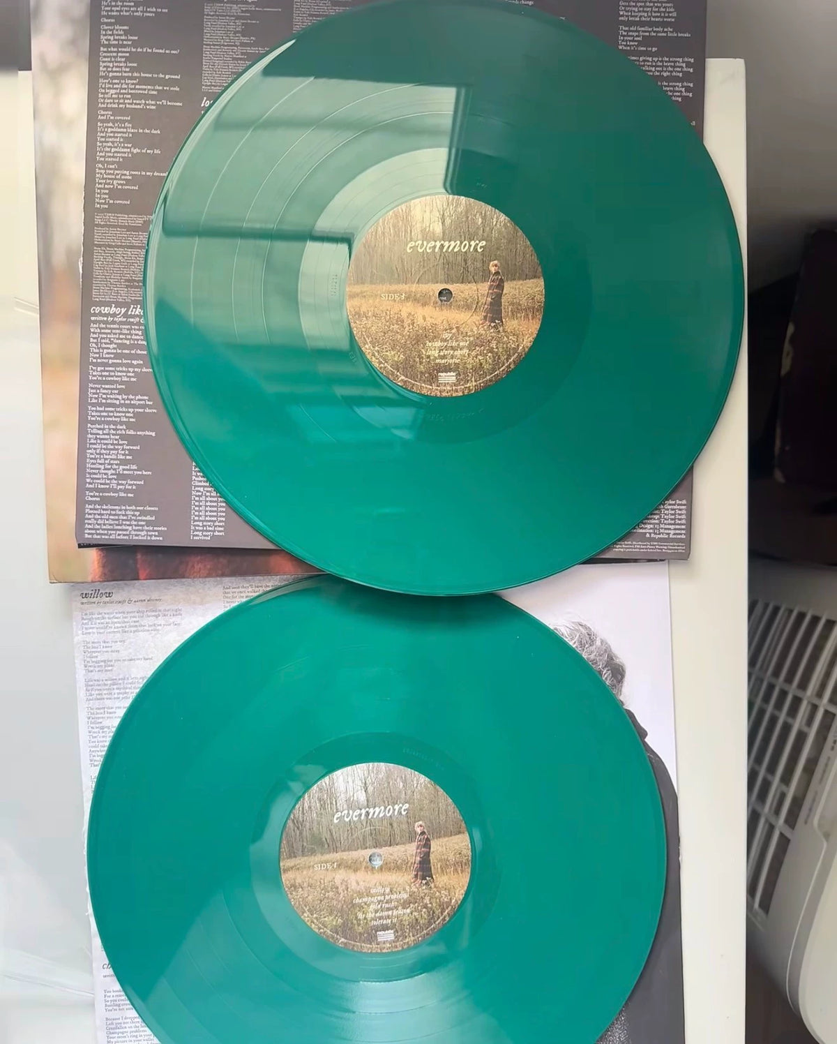 Taylor Swift – Evermore – Green 2LP, Opened, Sleeve Wear – detail 3