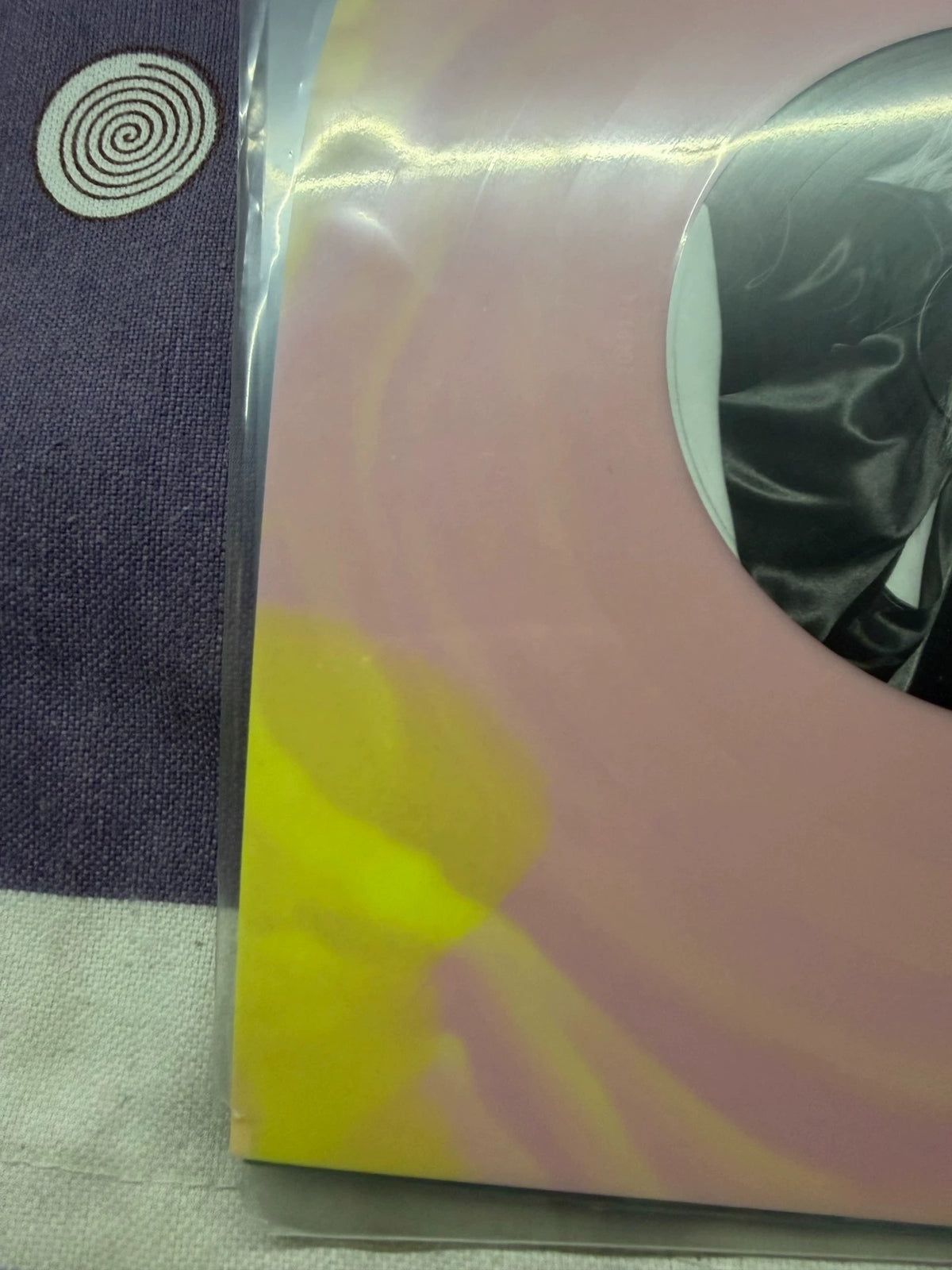 Taylor Swift – Lover Live from Paris – Heart-Shaped 2LP, Split PVC Sleeve – actual item photograph 7