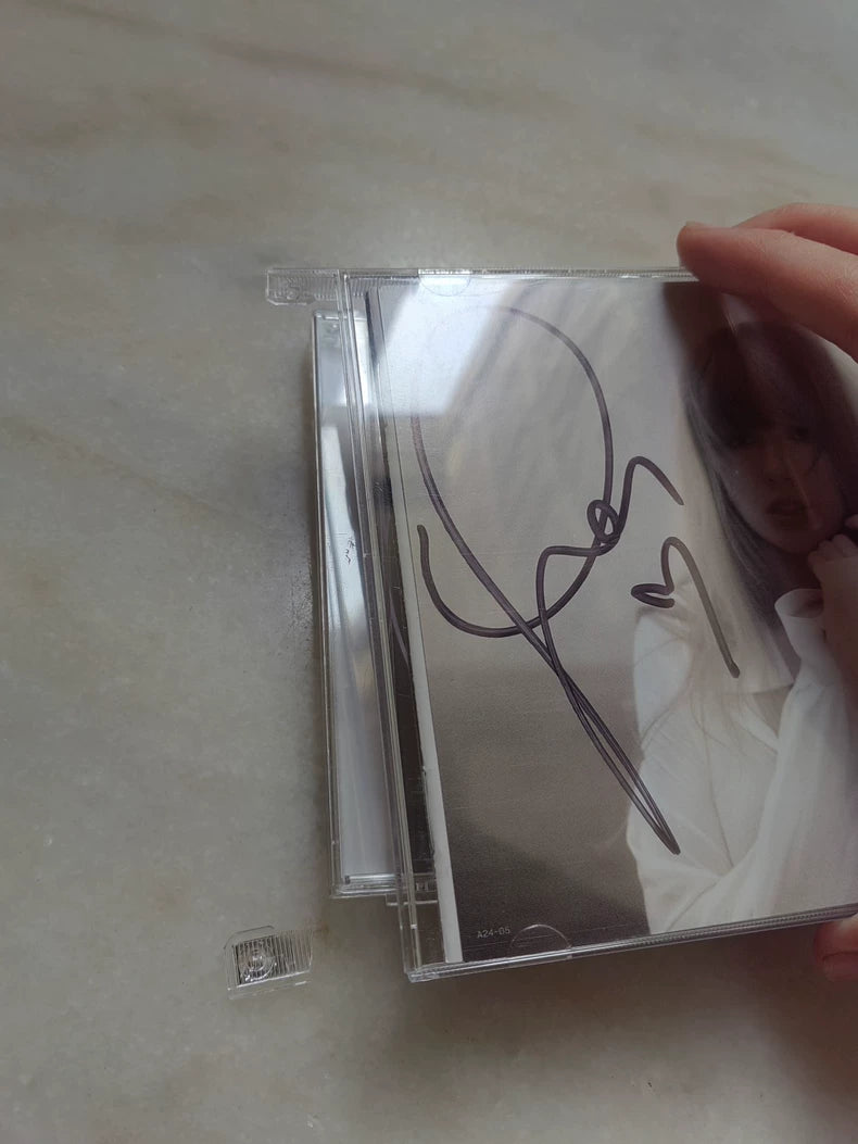 Taylor Swift – The Tortured Poets Department – Signed Heart Art Card + CD – Damaged Case
