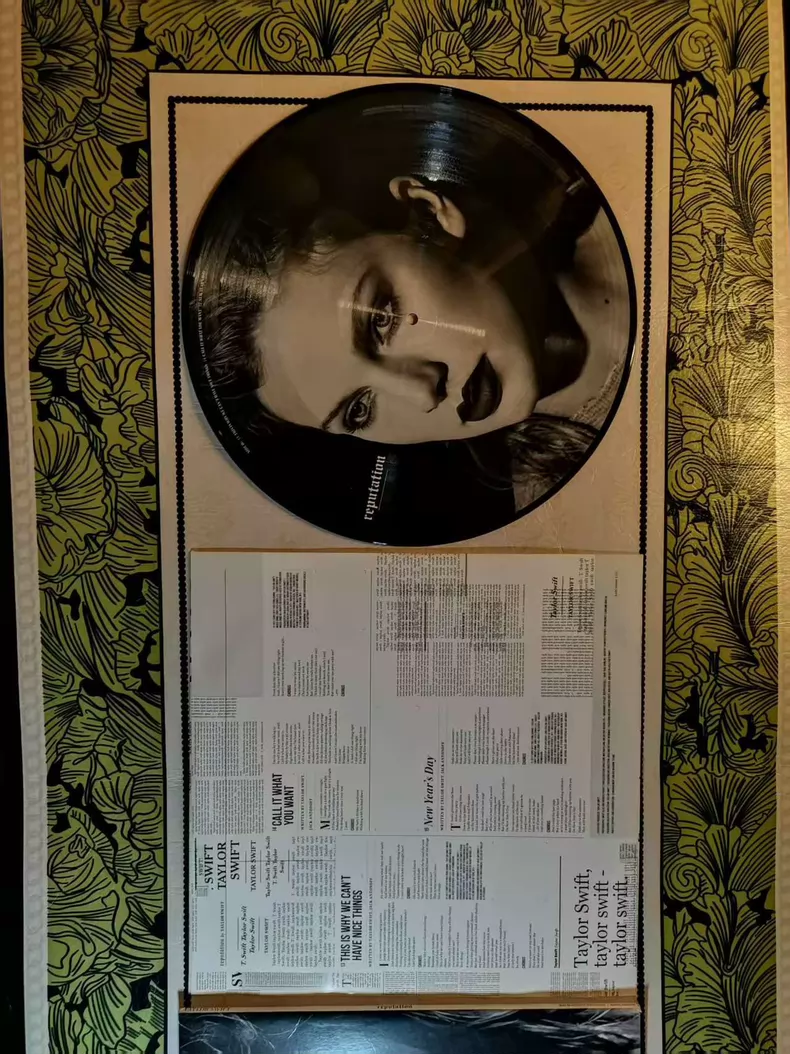 Taylor Swift – reputation Picture Disc Vinyl 2LP – actual product photo 9
