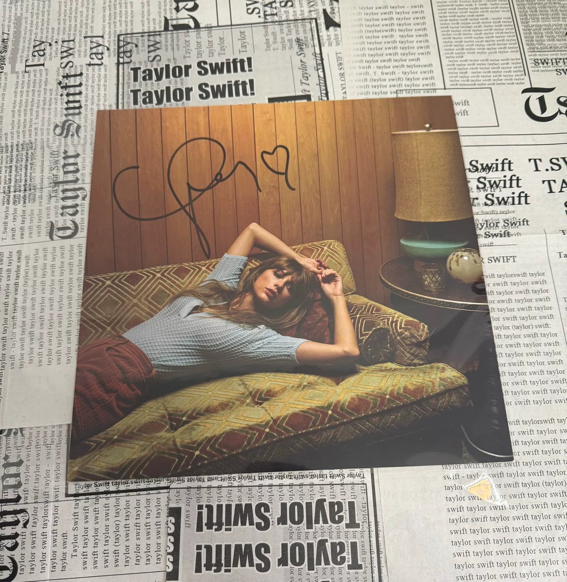 Taylor Swift – Midnights Moonstone Blue Signed Vinyl with Heart