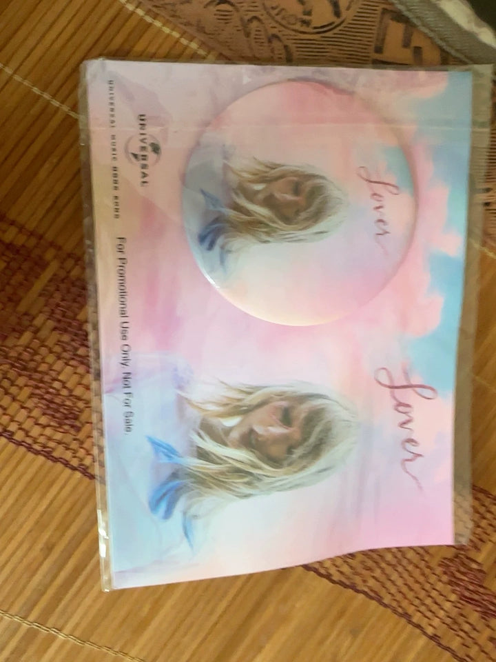 Taylor Swift – Lover, Hong Kong Edition Pin Badge