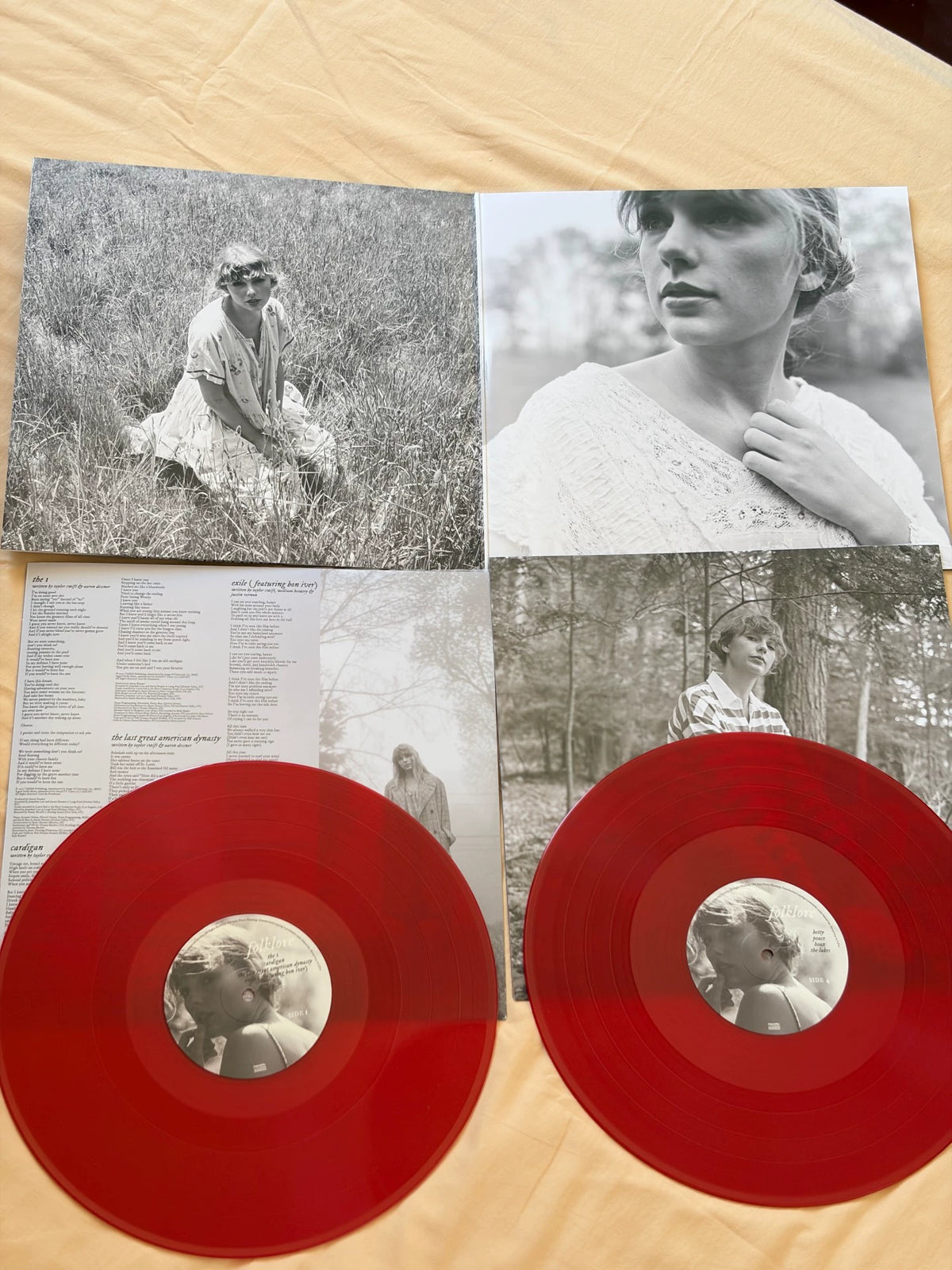 Taylor Swift – Folklore – Target Meet Me Behind The Mall Red 2LP