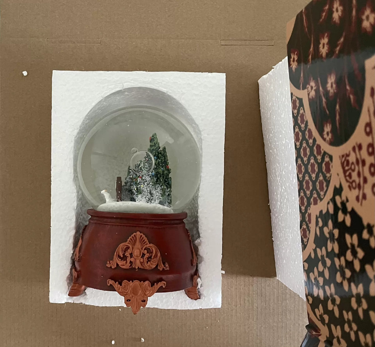 Taylor Swift – Christmas Tree Farm Snow Globe