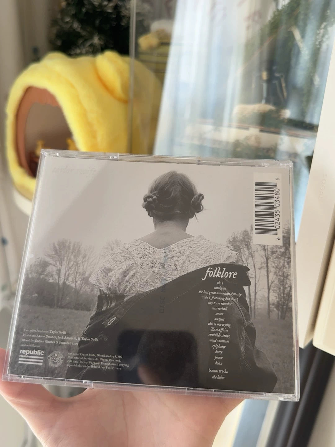 Taylor Swift – Folklore – Signed CD, Opened / Damaged Case – actual item photograph 2