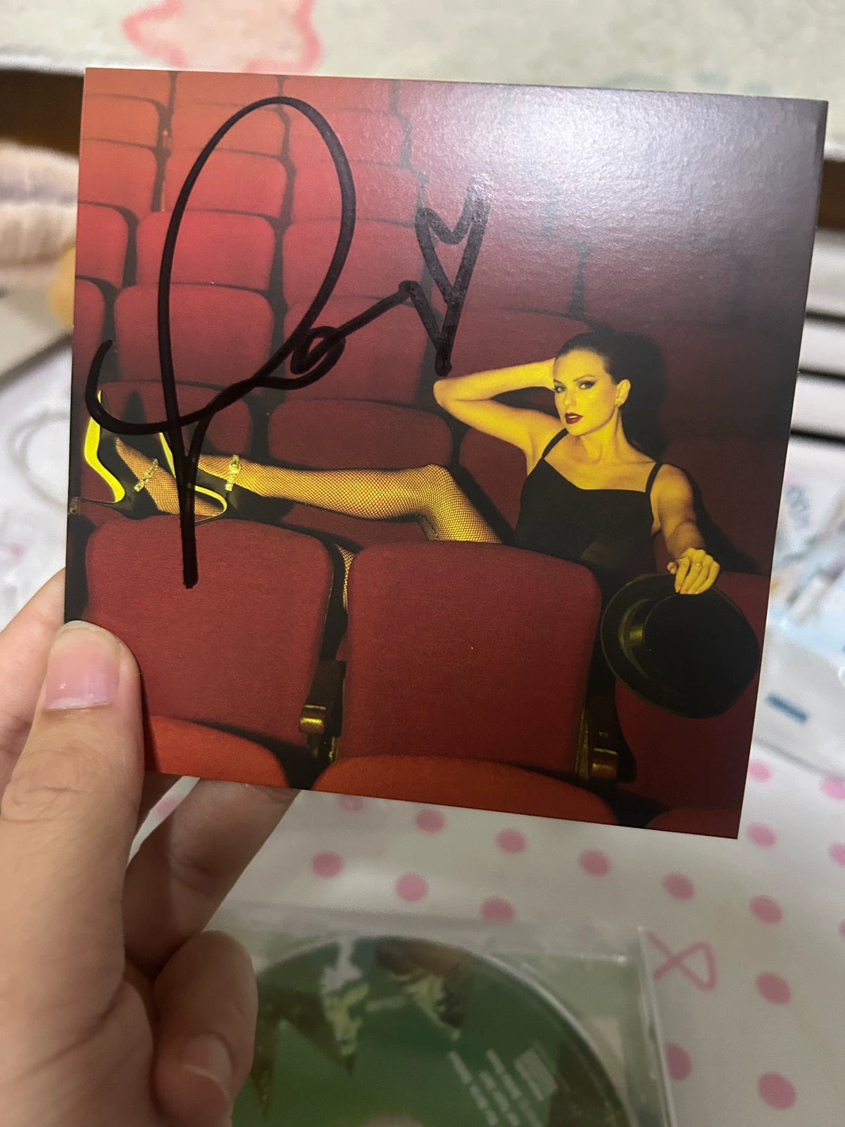 Taylor Swift – The Life Of A Showgirl – Signed Photo CD, Version 4