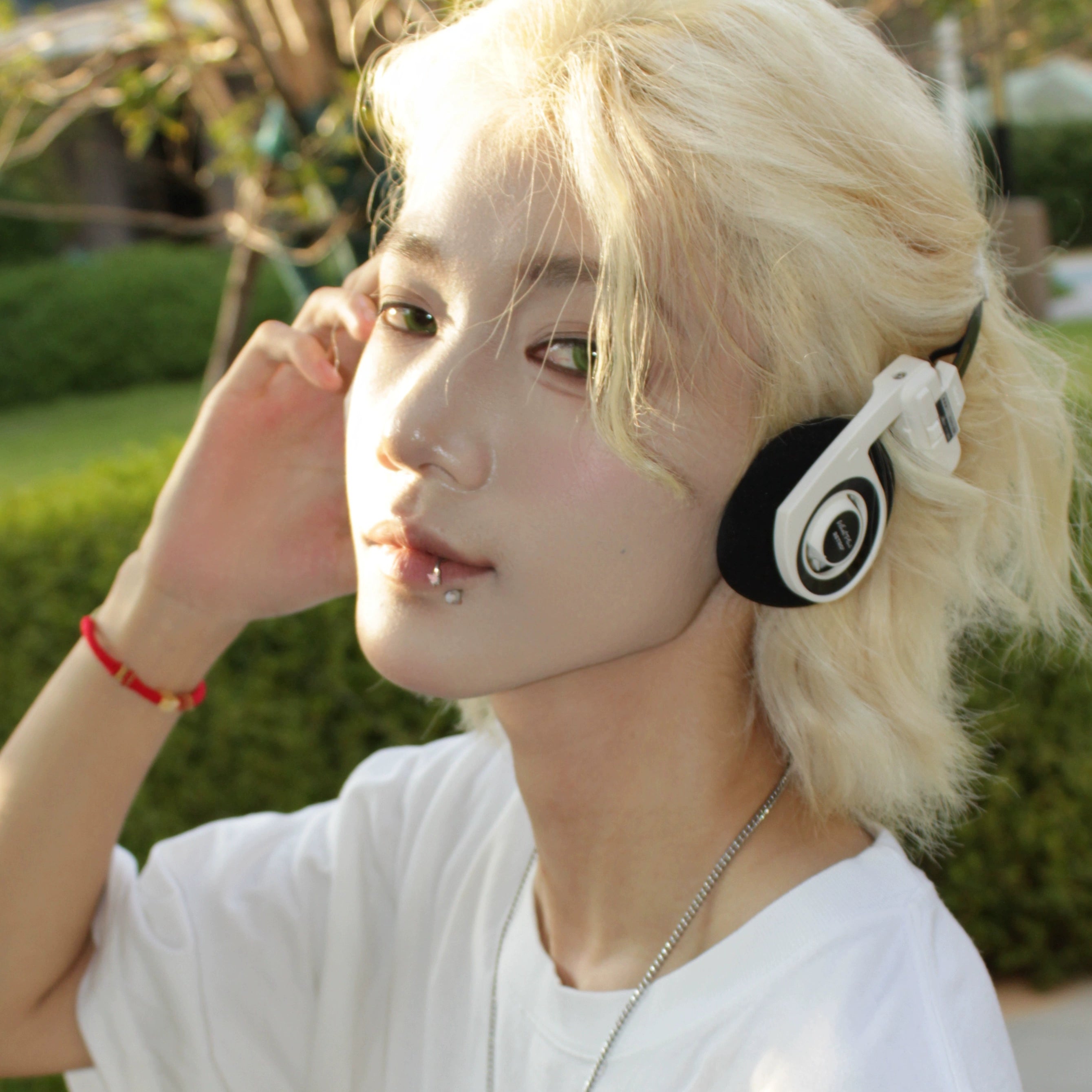 WhatPlus RETRO R3 Academy Series headsets portable compact wireless headphones star model  问加WhatPlus RETRO R3学院系列头戴式便携小巧无线耳机明星同款