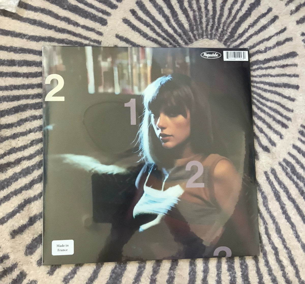 Taylor Swift – Midnights – Lavender Vinyl LP – Sleeve Wear – actual item photograph 2