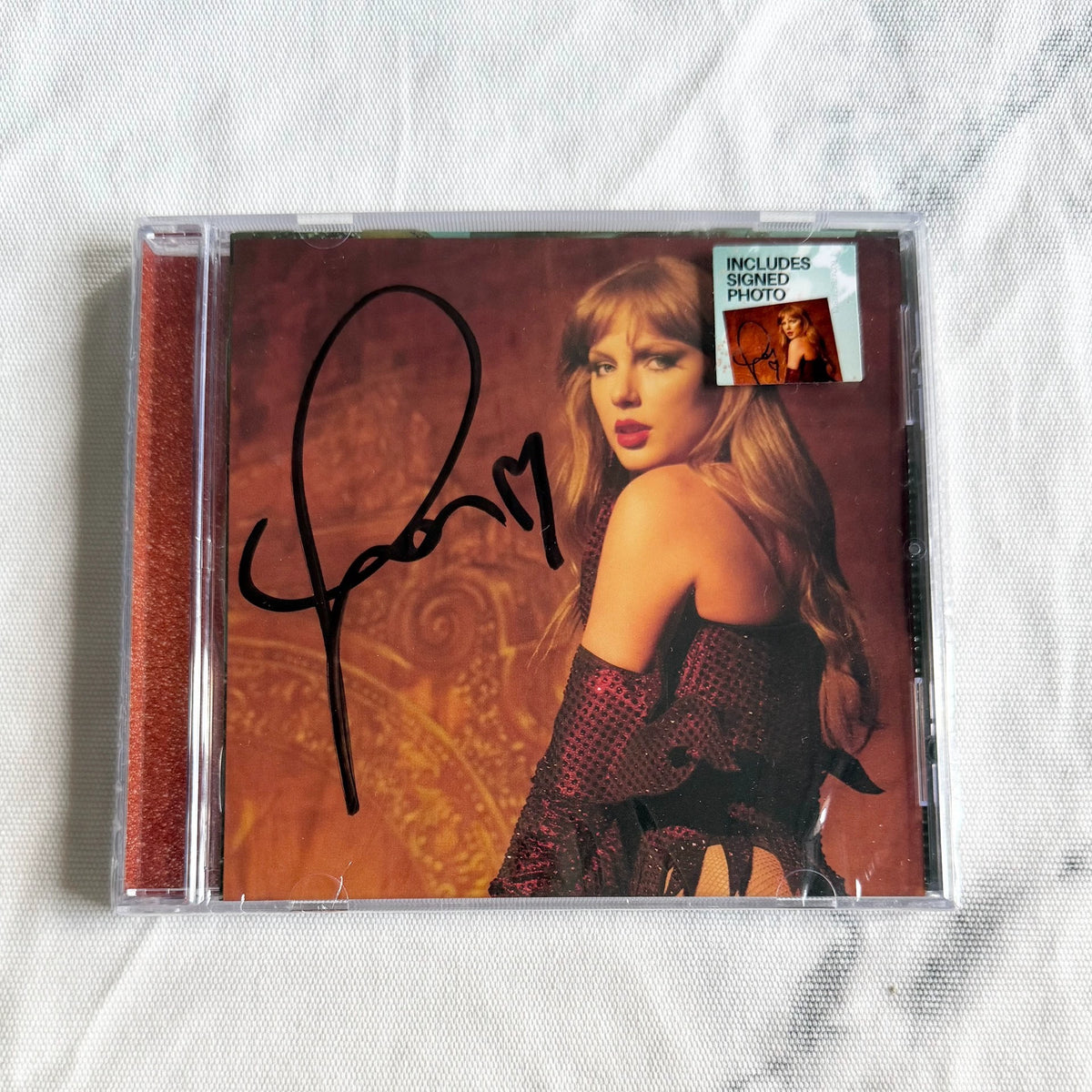 Taylor Swift – The Life of a Showgirl – Signed Photo 3 CD, Separate Heart