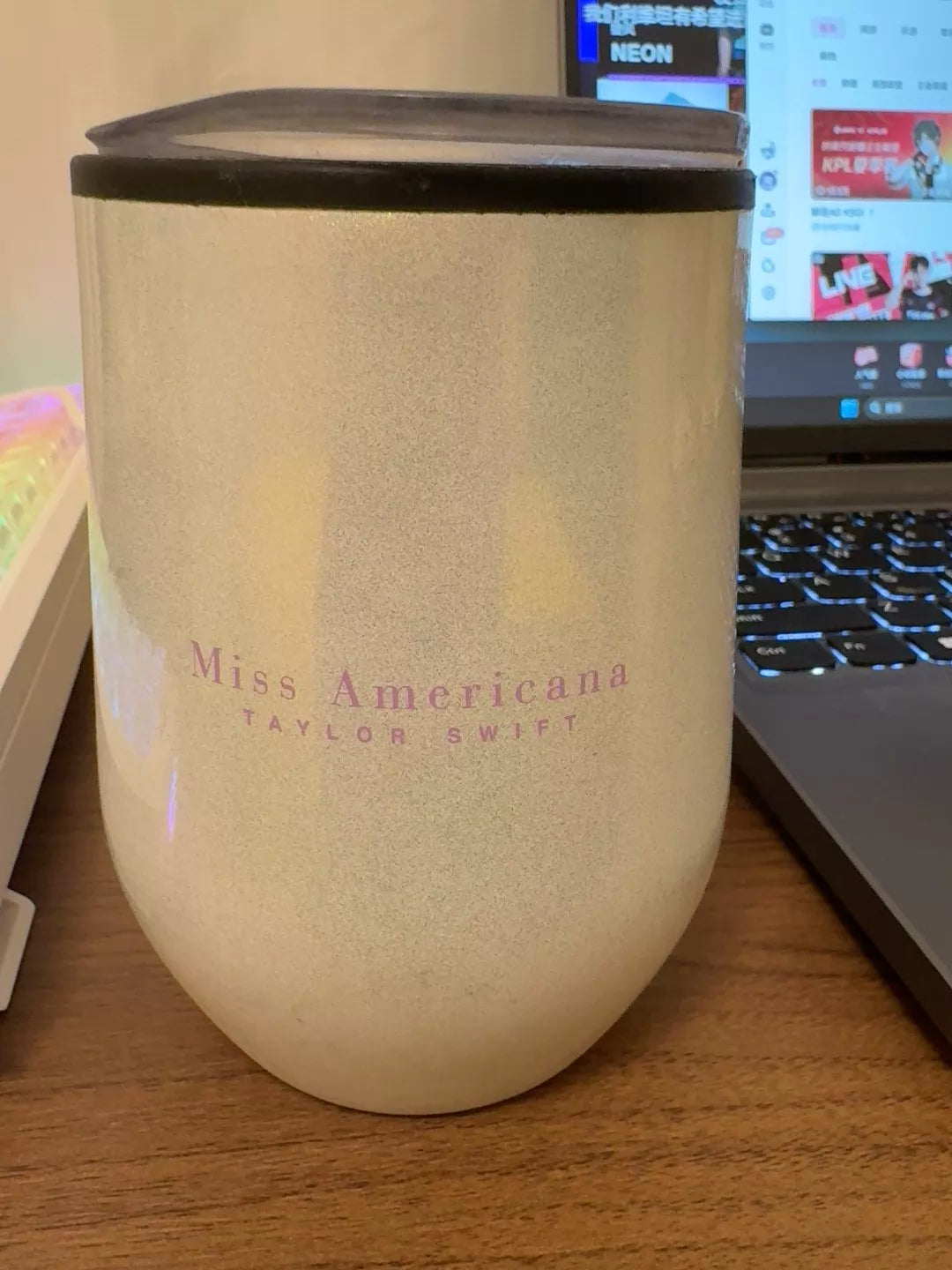 Taylor Swift – Miss Americana — Tumbler with Lid — actual item photo 1