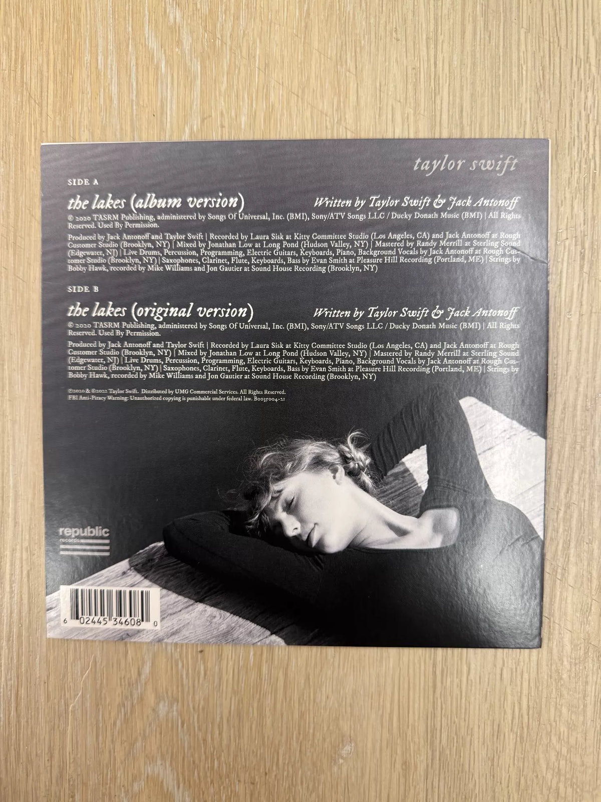 Taylor Swift – The Lakes – Clear 7-Inch Vinyl (Opened) – image 2