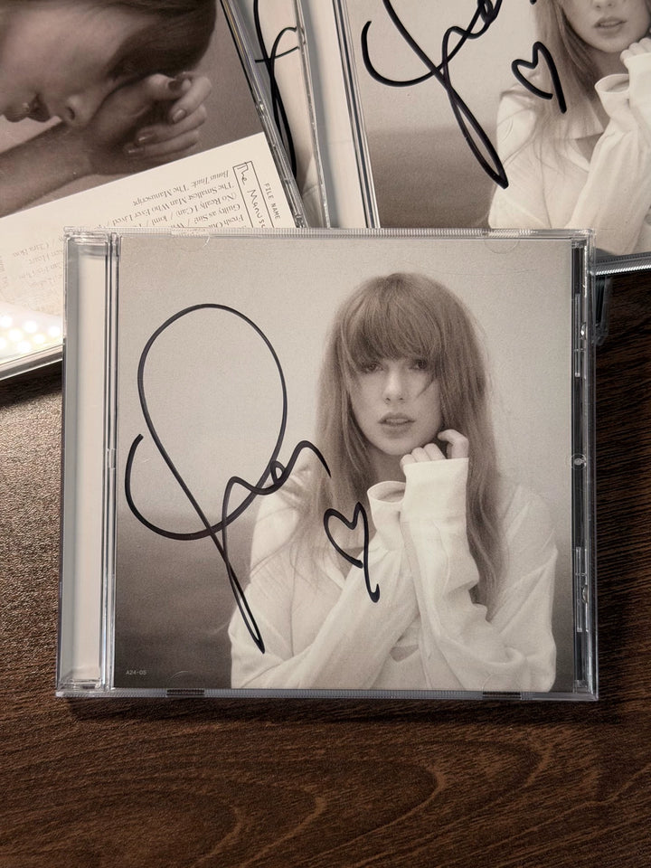 Taylor Swift – The Tortured Poets Department – Signed Hard Card & CD