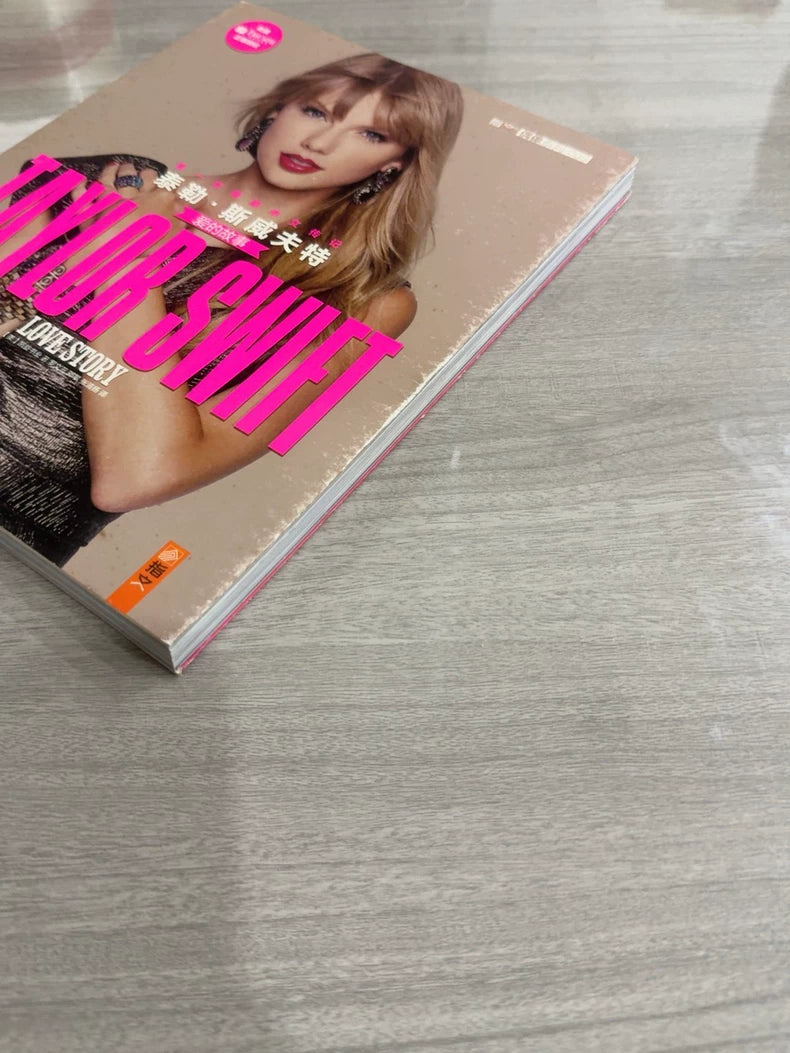Taylor Swift – Love Story – 2013 Chinese Photo Book with Two Postcards