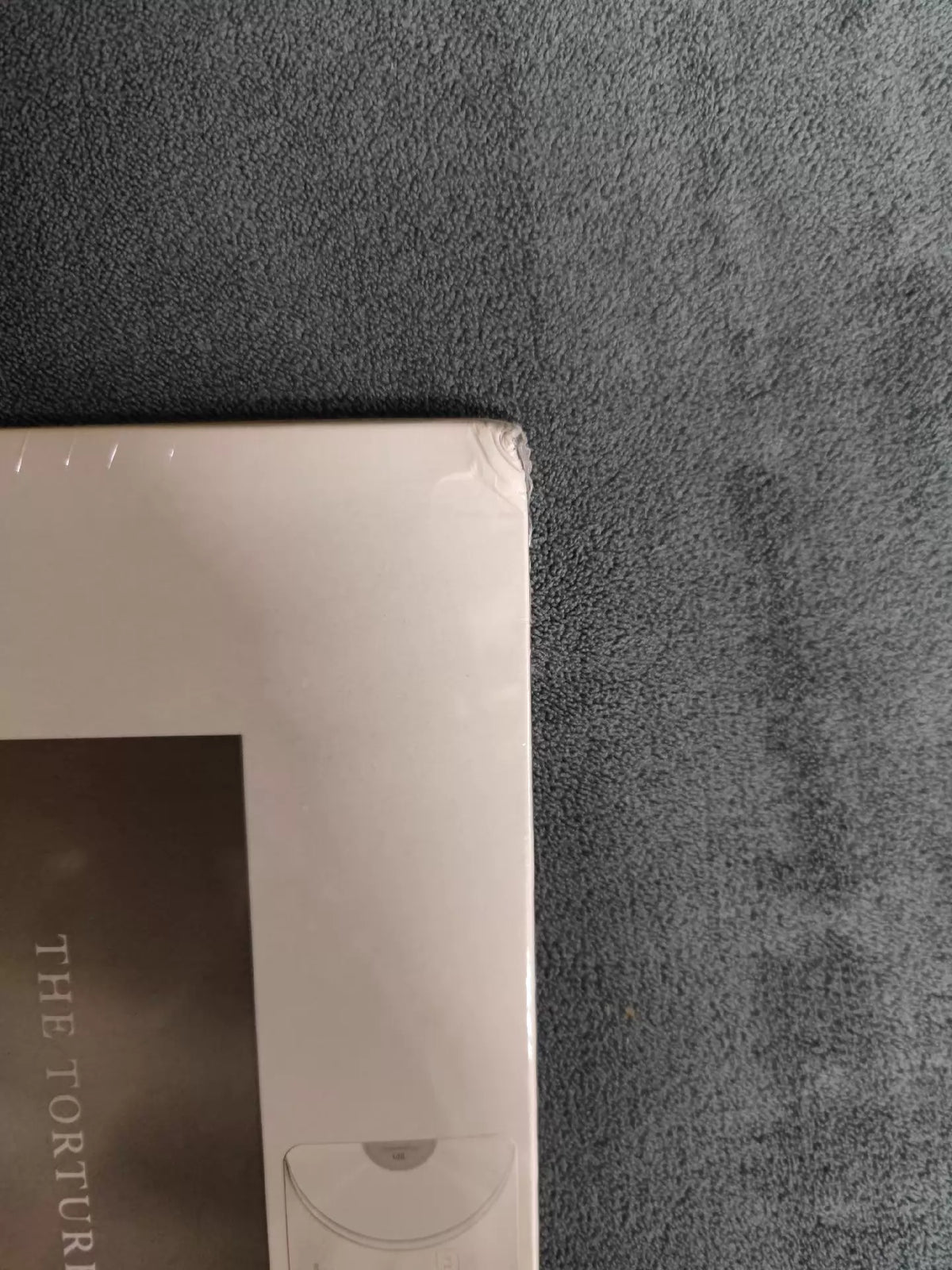 Taylor Swift – The Tortured Poets Department, White Vinyl 2LP – actual item photograph 4