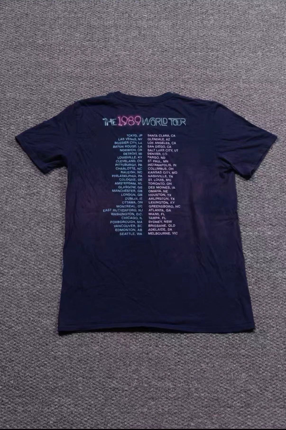Taylor Swift – 1989 Tour Graphic T-Shirt – photograph 4