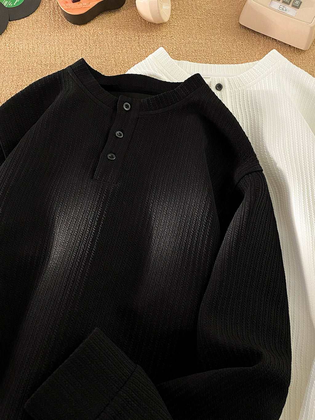 Long-sleeved T-shirt men's autumn and winter velvet high-end white undershirt sweater 2025 new