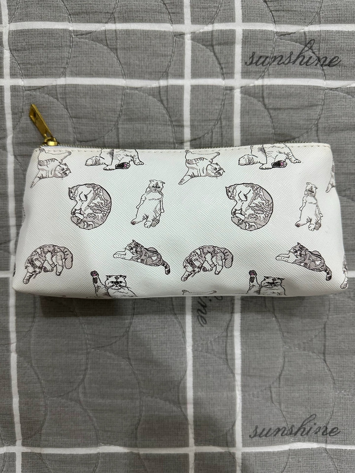 Taylor Swift – Olivia & Meredith Cat Print Cosmetics Bag — actual item photo 2