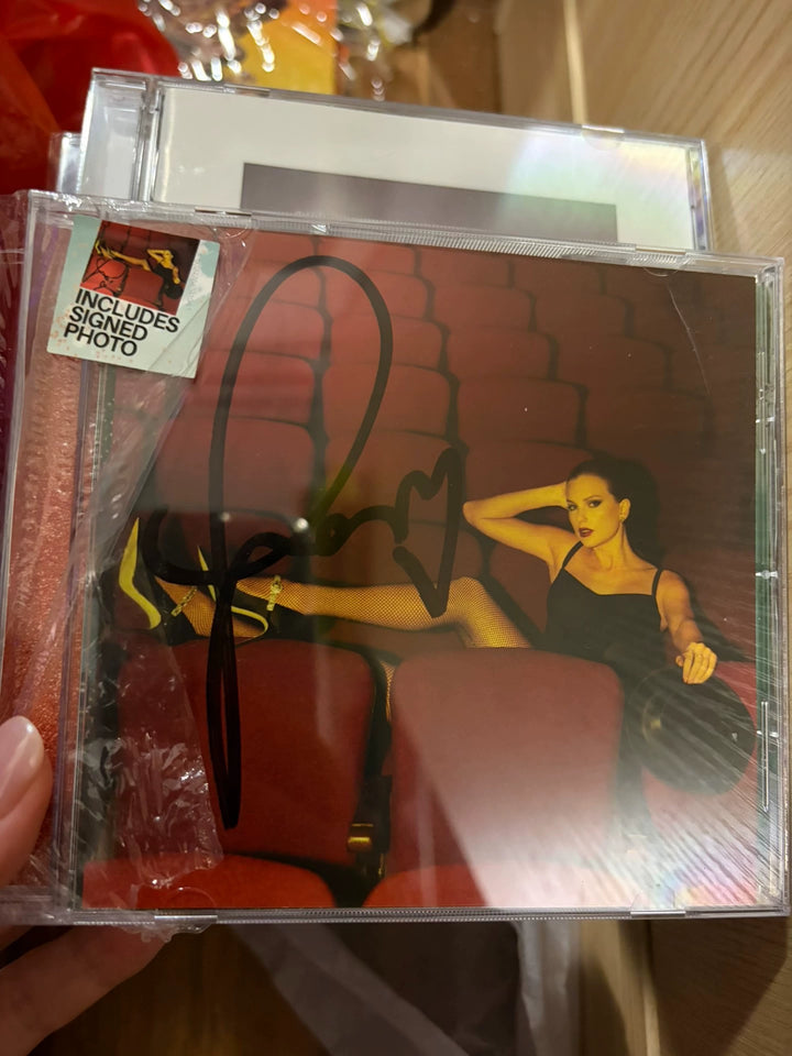 Taylor Swift – The Life of a Showgirl — Signed Photo CD, Cover 4