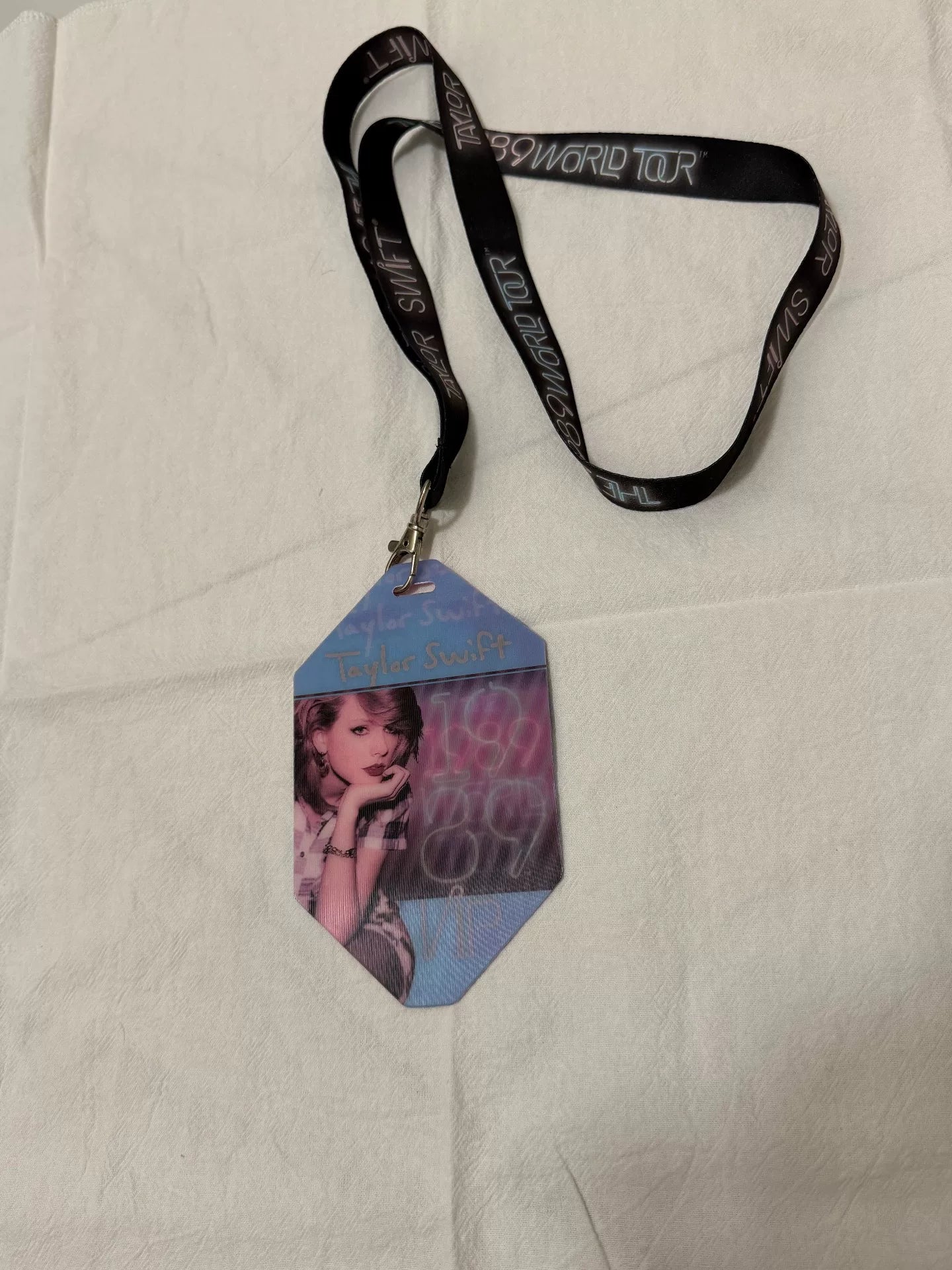 Taylor Swift – 1989 Tour VIP Holographic Pass Set