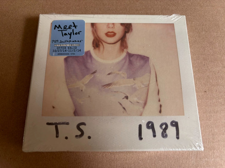 Taylor Swift – 1989 — US First-Week CD with Polaroids