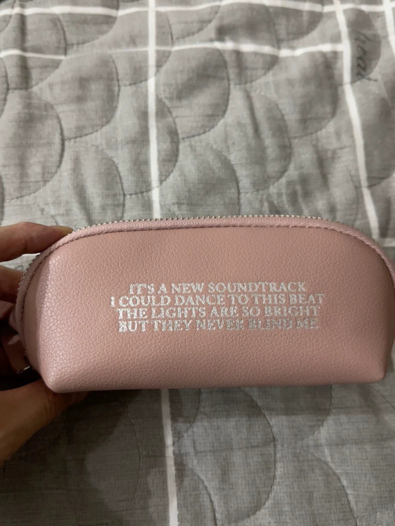 Taylor Swift – Welcome to New York Sunglasses with Case – actual product photo 3