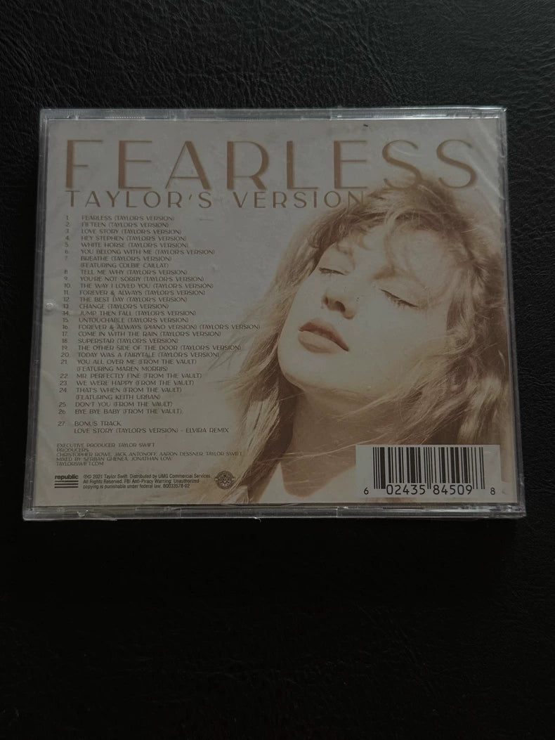 Taylor Swift – Fearless (Taylor’s Version) Signed CD — detail 2