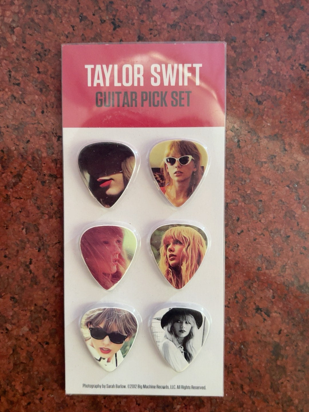 Taylor Swift – Red – Set of Six Guitar Picks
