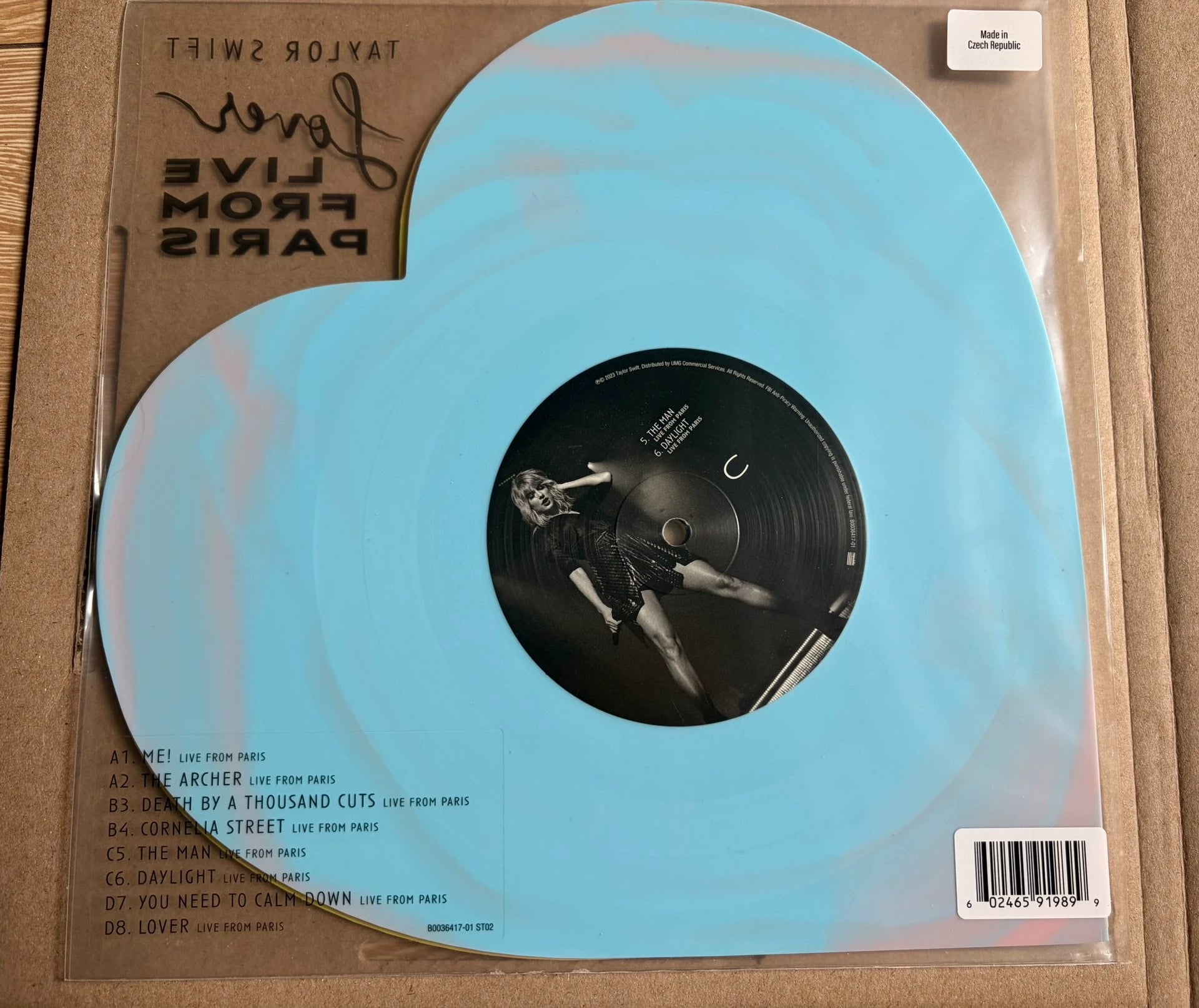 Taylor Swift – Lover: Live from Paris Heart-Shaped Vinyl 2LP Version 2.0 — product detail 3