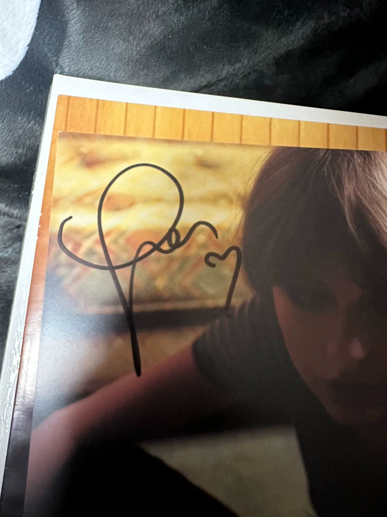 Taylor Swift – Midnights Mahogany Edition Signed Vinyl LP – Heart Signature — detail 2