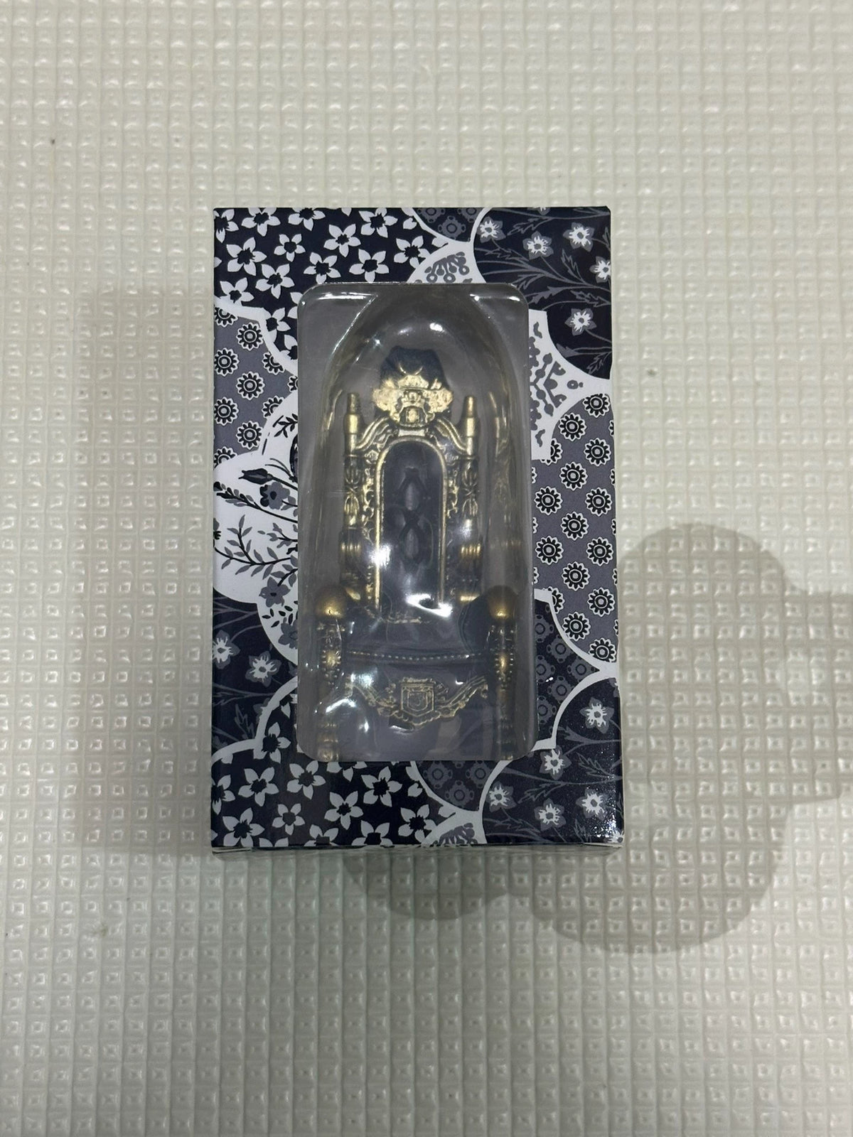 Taylor Swift – Reputation Throne Ornament