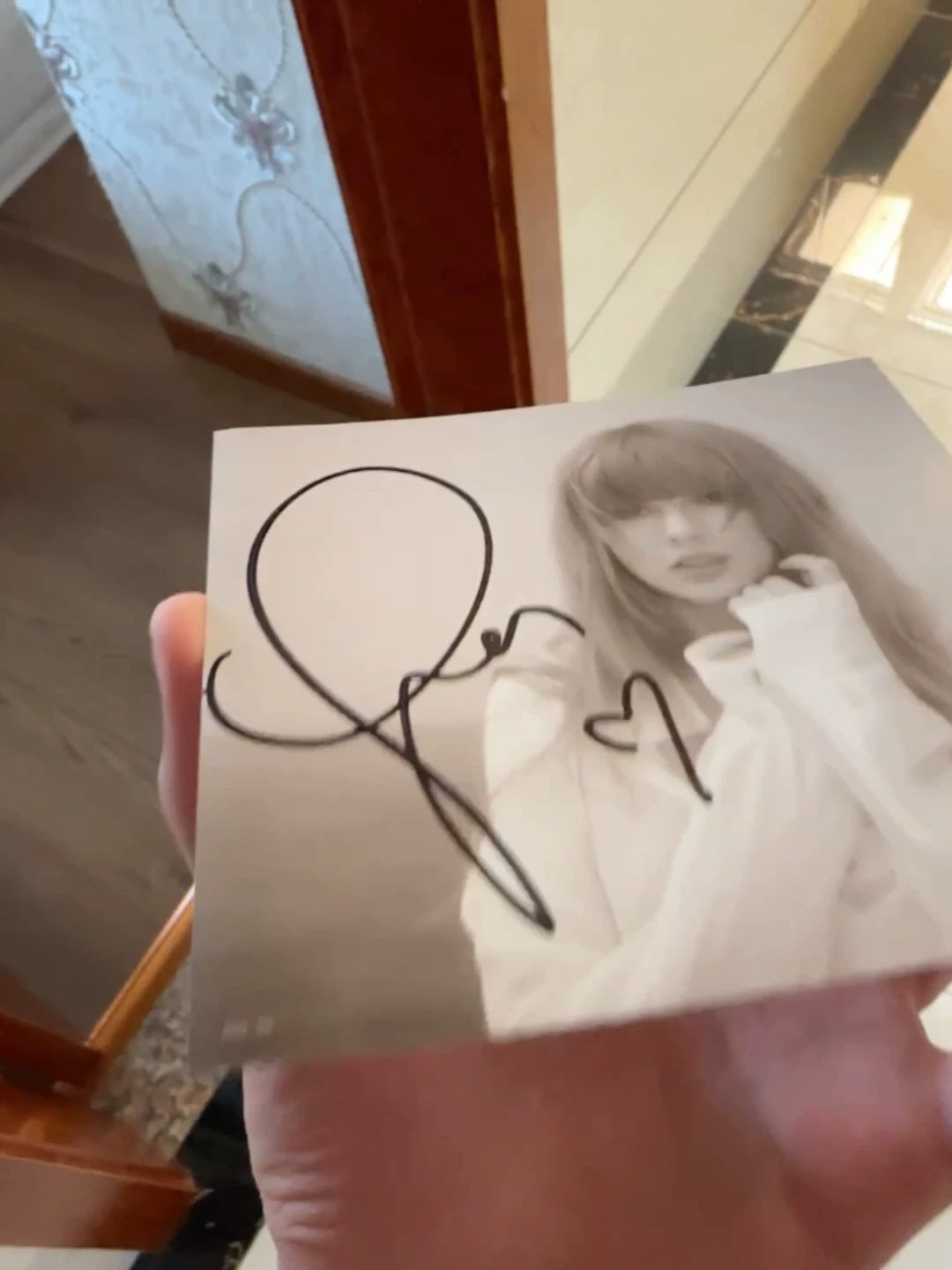 Taylor Swift – TTPD Heart-Signed CD Card — main view