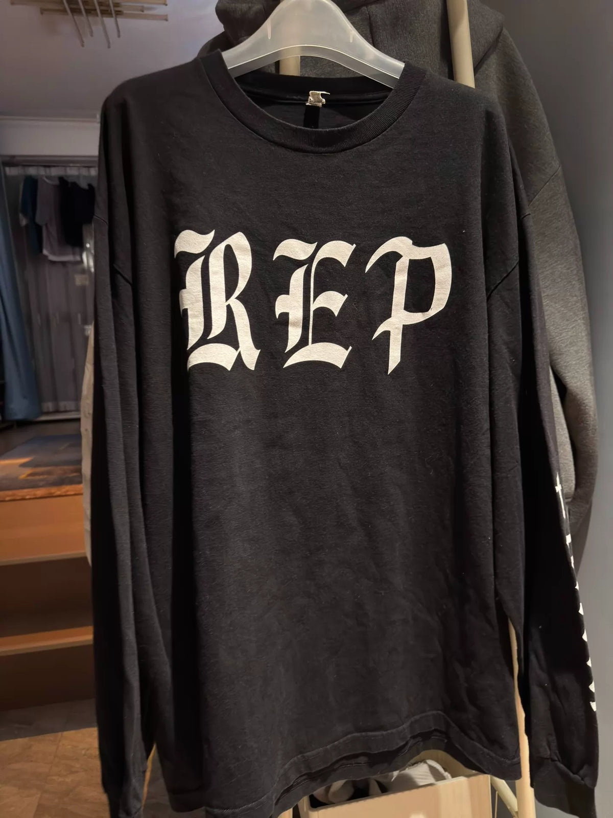 Taylor Swift – Reputation Stadium Tour Long-Sleeve T-Shirt – Size XL — front view